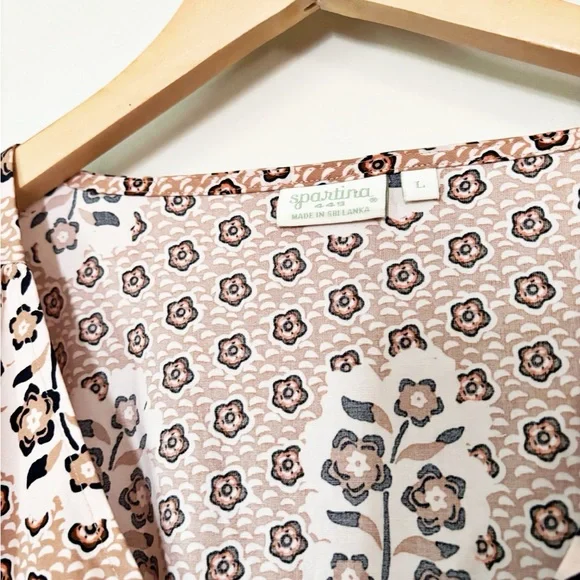 Spartina 449 Colette Stretch Blouse Shirt Tan Cream Floral Tie Waist Size L NWOT - Picture 2 of 4